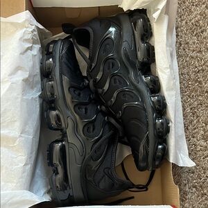 Nike Men's Black VaporMax Plus Shoes